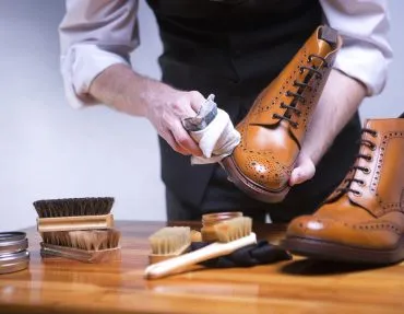 leather shoes cleaning services in Dubai